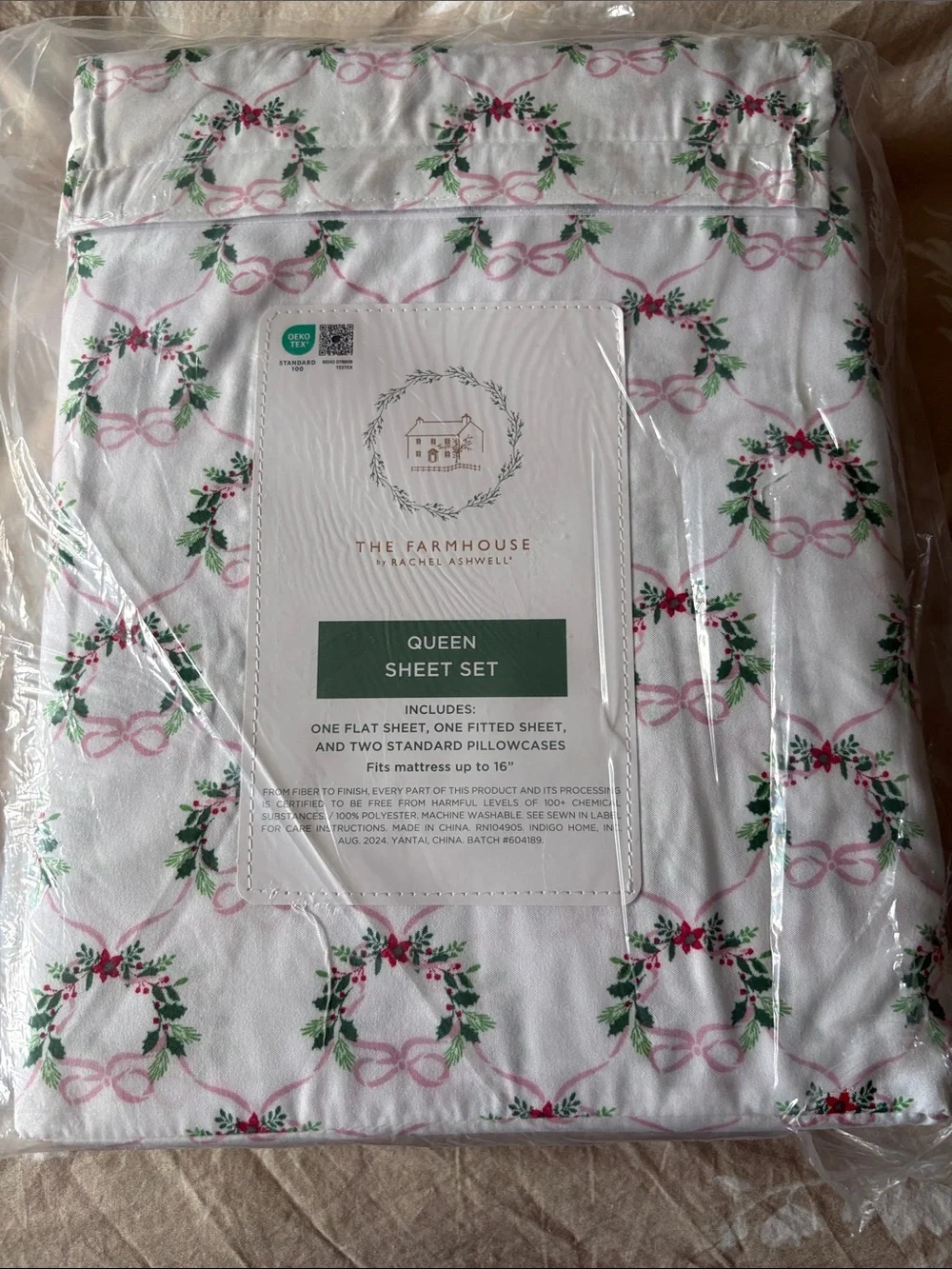 The Farmhouse Queen Sheet Set in White with Pink & Green Wreath Print